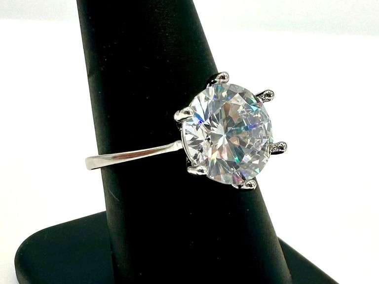 Ladies Sparkling Classic White Gold Plate 5 Ct CZ Ring