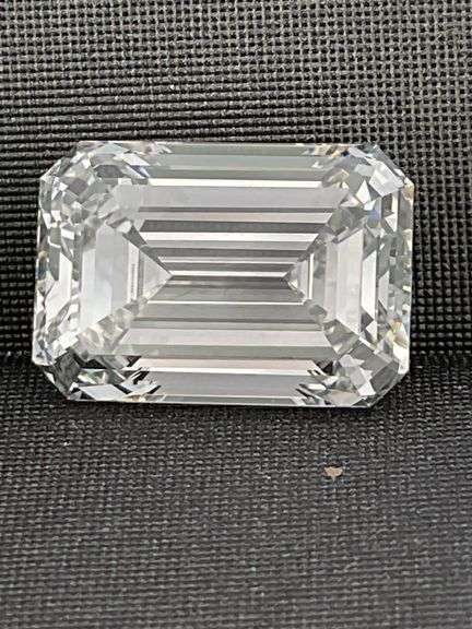 LOOSE DIAMOND - I.G.I. CERTIFIED LAB GROWN DIAMOND. 2.00 CARAT. EMERALD CUT