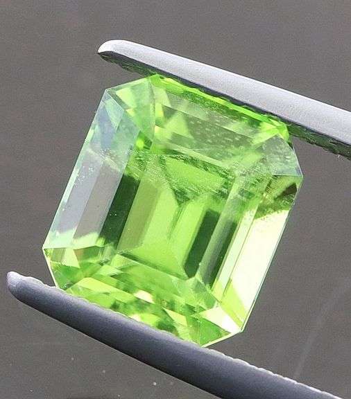 High end 3.11ct apple green untreated Peridot