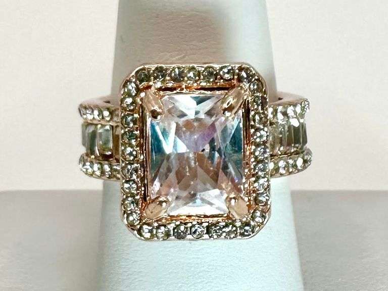 Sparkling 5 Ct Radiant Cut Lab Simulated Light Pink Diamond Ring