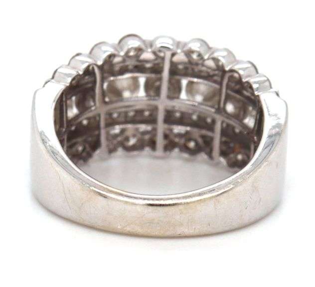 Exquisite 14K WG Ring with 5 Rows of Diamonds