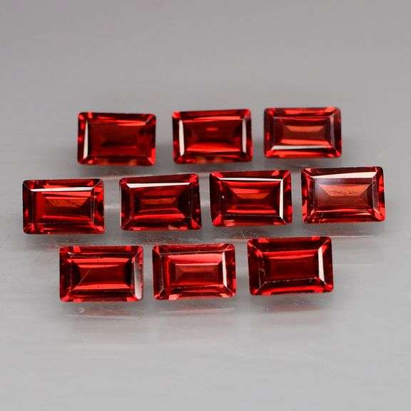 From Mozambique to you! 8.35cts of pure Garnet!