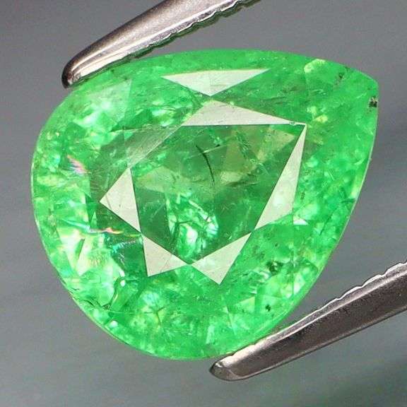Vivid green! 2.40ct untreated Tsavorite Garnet!