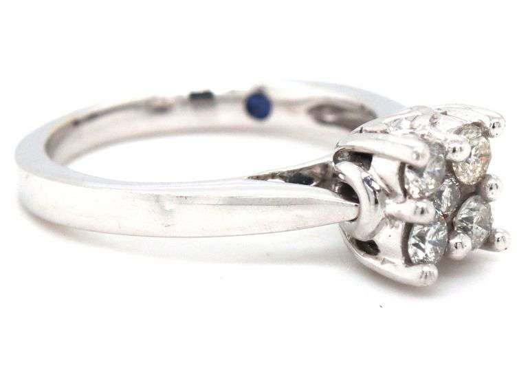 Sparkling 14K WG 5 Diamond Cluster