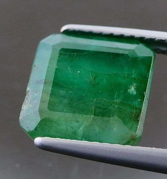 Large 5.27ct bi-color Zambian Emerald!