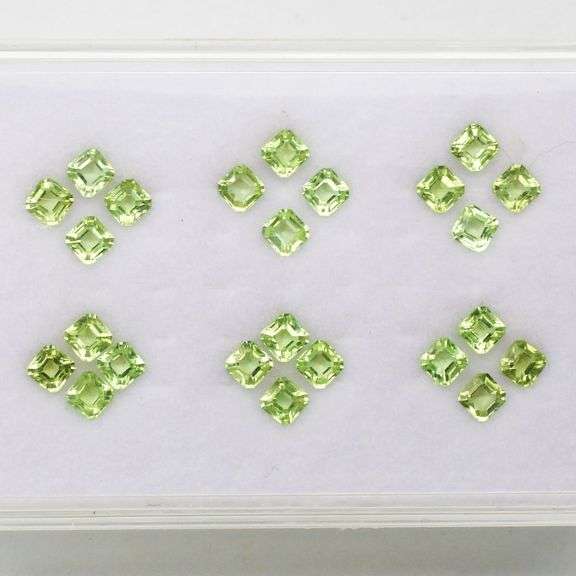 High end 4.15ct VS-VVS grade untreated Peridot set