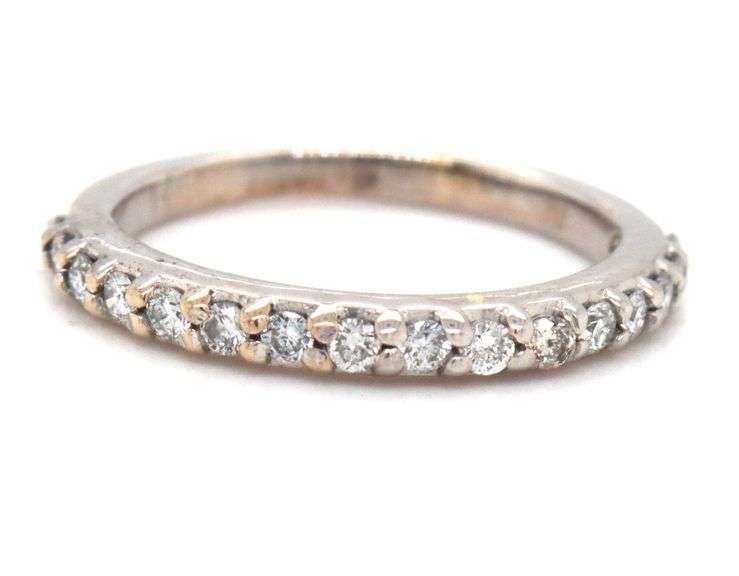 14kt White gold 0.25ctw prong set diamond band