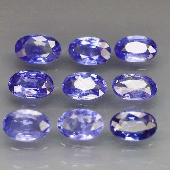 Wow! Cornflower blue! 3.70ct Sapphire set from Ceylon! Heated only!