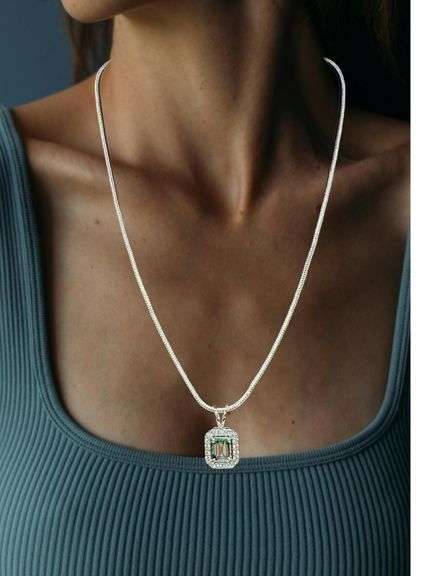 3.5 Ct VVs1 Russian Color Change Lab Simulated Alexandrite Pendant Necklace