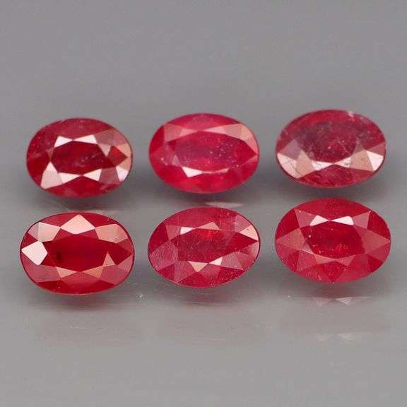 Abosolutely stunning 6.20ct set of rich red Rubies!