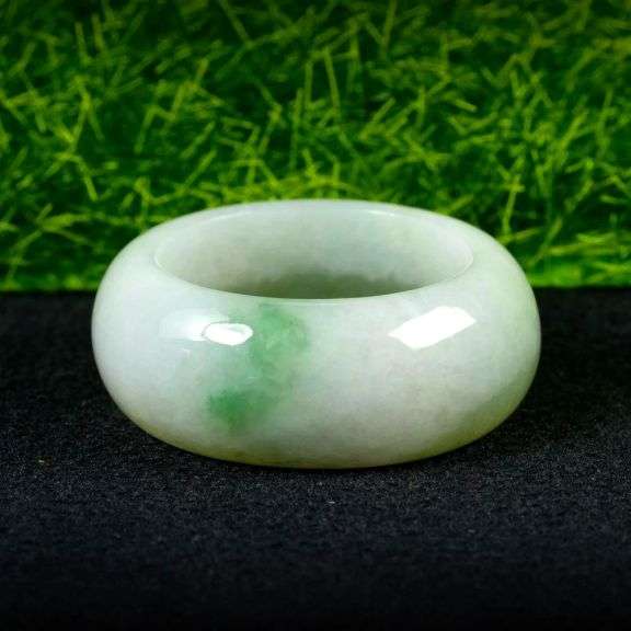 Tri-color! Well defined color! 38.45ct Burmese Jade ring! Size 8!