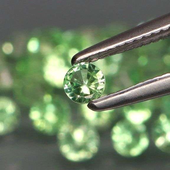 Rare collectors 2.53ct untreated spring green Tsavorite set!