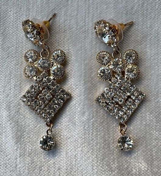 A Very Sexy Fashion Design Earrings