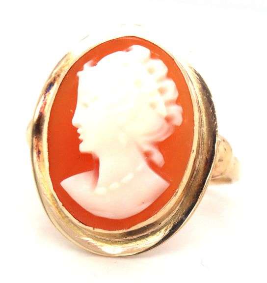 10kt Yellow gold Cameo ring