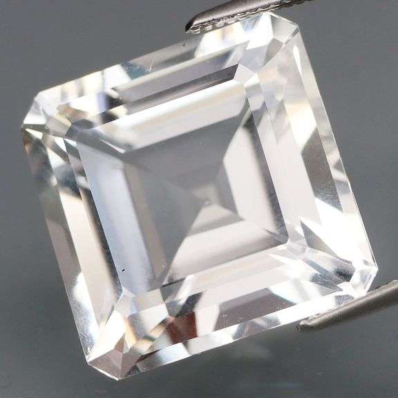 Superb 16.32ct top gem grade diamond white Quartz!