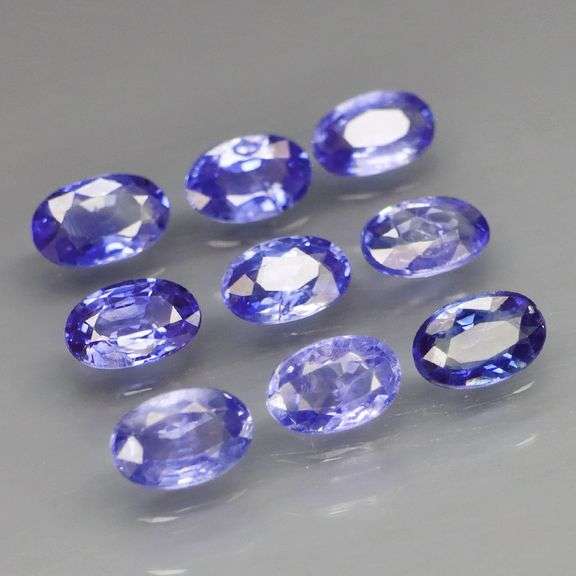 Wow! Cornflower blue! 3.70ct Sapphire set from Ceylon! Heated only!