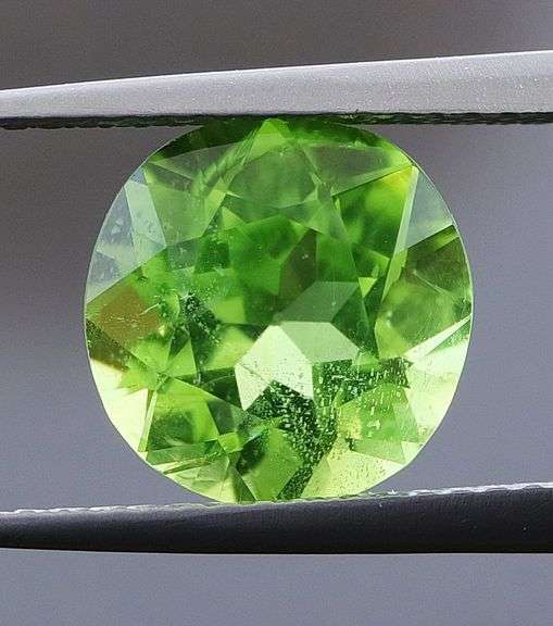Rich green! Untreated! 3.25ct Peridot solitaire from Pakistan!