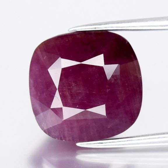 Simply amazing! 8.34ct collectors sized violet red Ginea Ruby!