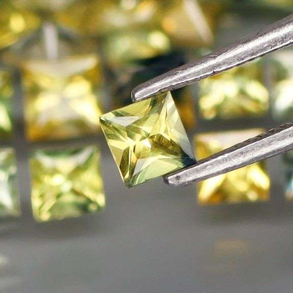 Gorgeous 5.36ct set of real multi-color Australian Sapphires!