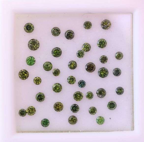 High fire! .67ct set of round brilliant cut Diamonds