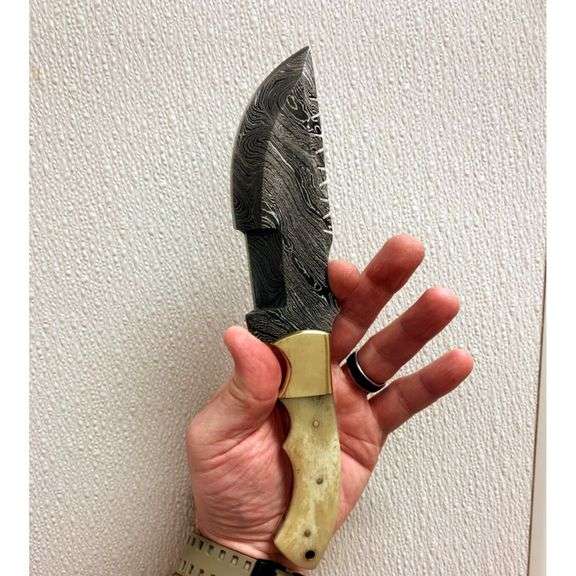 Damascus Steel Fixed Blade Hunting Knife with Bone Handle