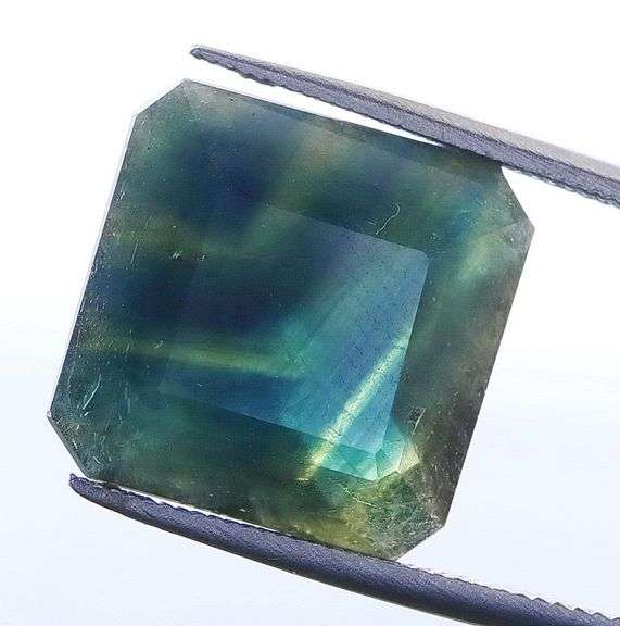 This, ladies and gentlemen, is a crazy 8.69ct Sapphire! And it's HEATED ONLY!