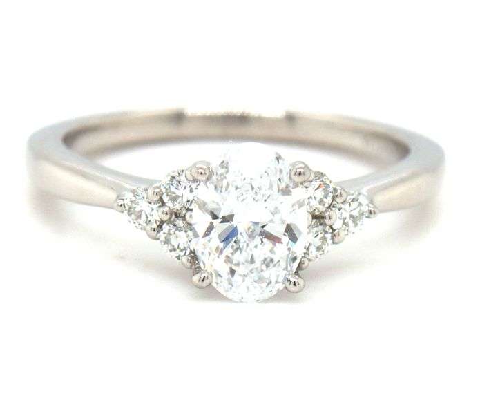 Platinum 0.94ct Lab grown oval diamond engagement ring