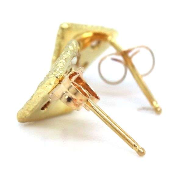 18kt Yellow gold 0.24ctw diamond hammered earrings