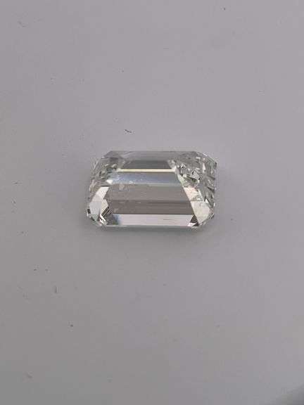 LOOSE DIAMOND - I.G.I. CERTIFIED LAB GROWN DIAMOND. 2.00 CARAT. EMERALD CUT
