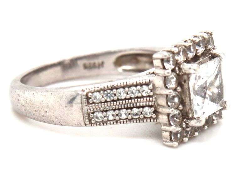 925 Sterling silver cubic zirconia ring