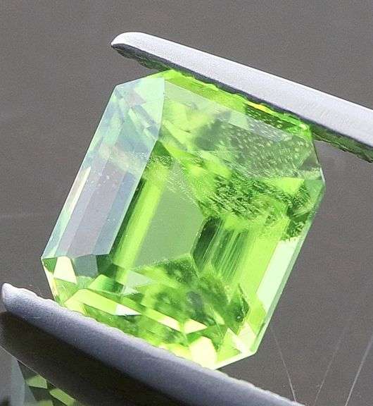 High end 3.11ct apple green untreated Peridot