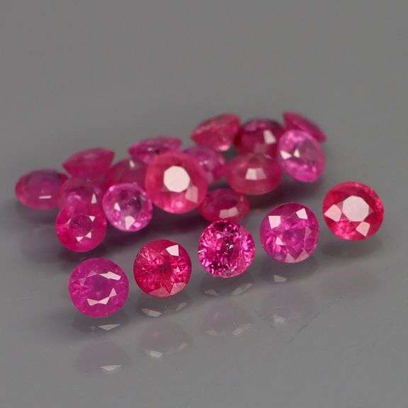 Glittering set of 3.19ct HEATED ONLY pink Burmese Rubies!