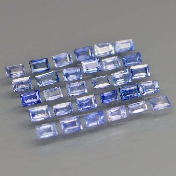 Fantastic color in this 2.98ct Ceylon Sapphire set!