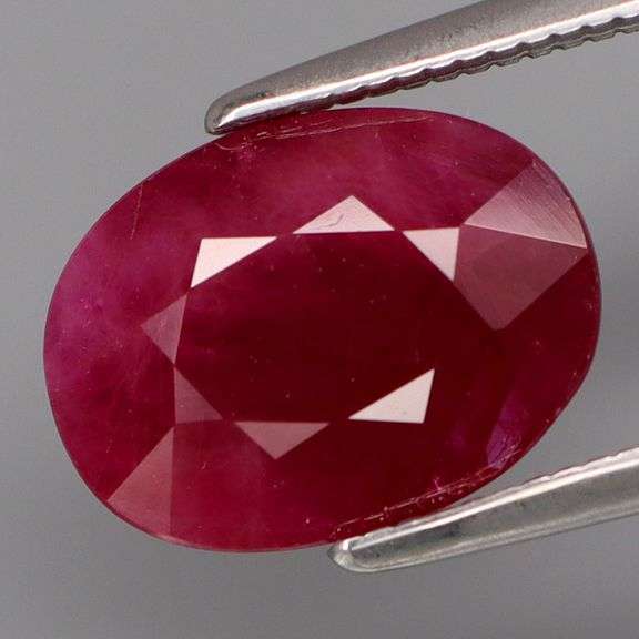 Outstanding 3.48ct deep blood red Burmese Ruby! Heated only!
