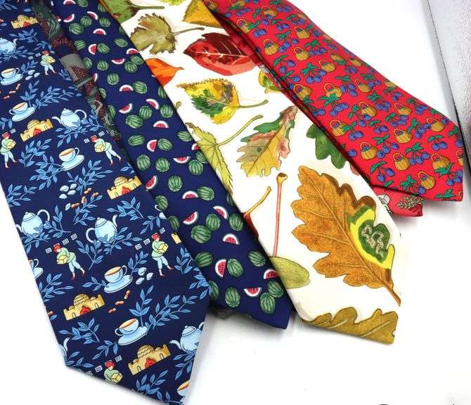Group lot of 7 Hermes Ties