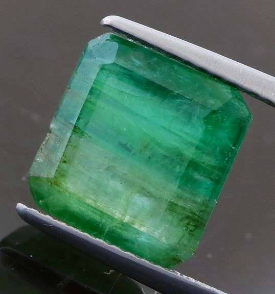 Large 5.27ct bi-color Zambian Emerald!