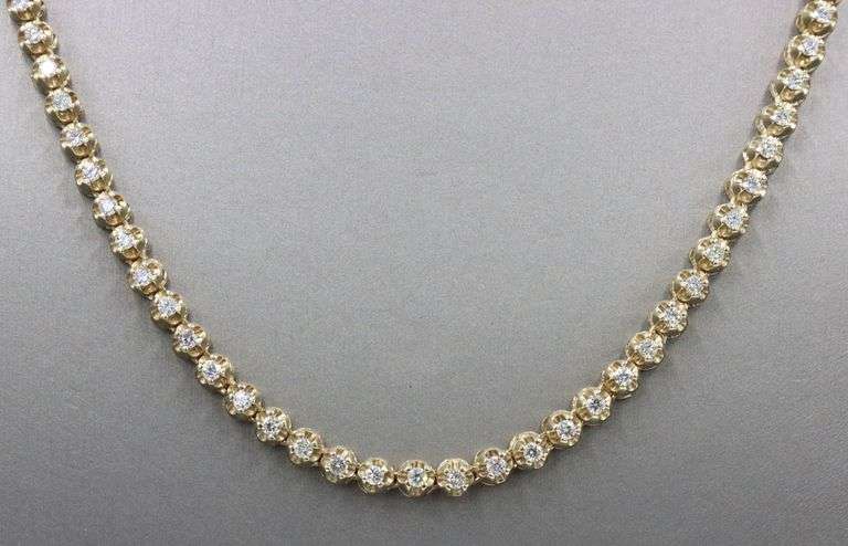 10kt Yellow gold 3.85ctw diamond tennis necklace