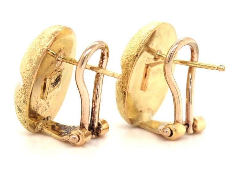 18kt Yellow gold Brushed finish textured oval clip on earrings