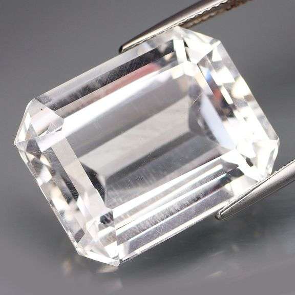 Superb 35.07ct top gem grade diamond white Quartz