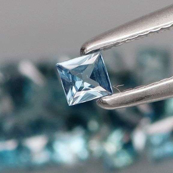 Eye catching 2.60ct washed denim blue Sapphire set