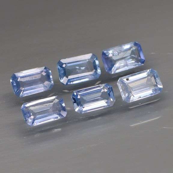 Vibrant color! Untreated! 1.92ct Ceylon Sapphire set!