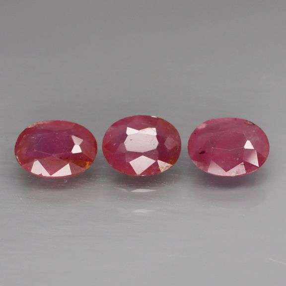 Don't miss this heavy 5.62ct set of REAL untreated Winza Rubies!
