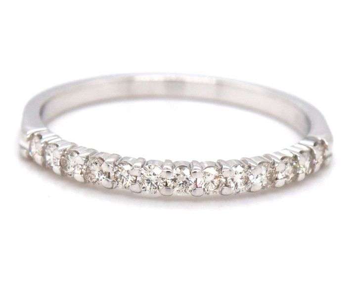 14kt White gold 0.23ctw shared prong diamond band