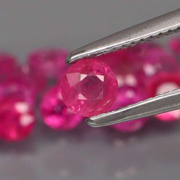 Glittering set of 3.19ct HEATED ONLY pink Burmese Rubies!
