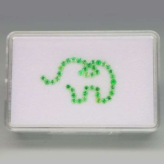 Simply adorable! 1.64ct Tsavorite Garnet set!