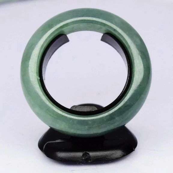 Oh my! 24.81ct semi-translucent Bumese Jade ring!