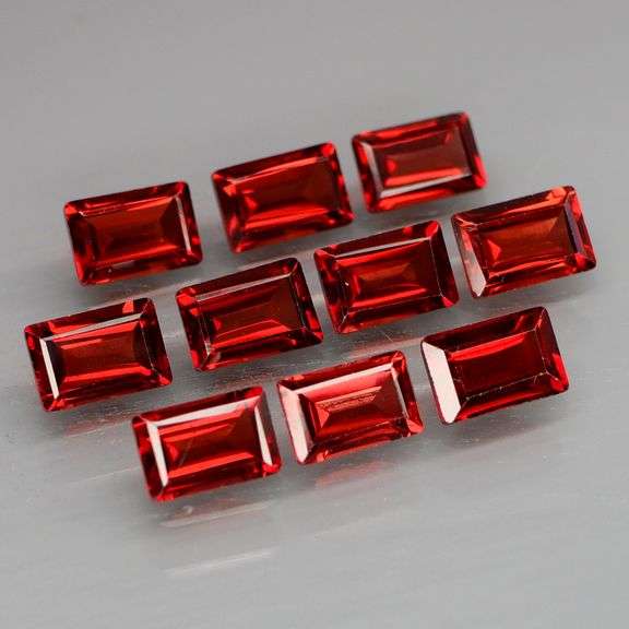 From Mozambique to you! 8.35cts of pure Garnet!