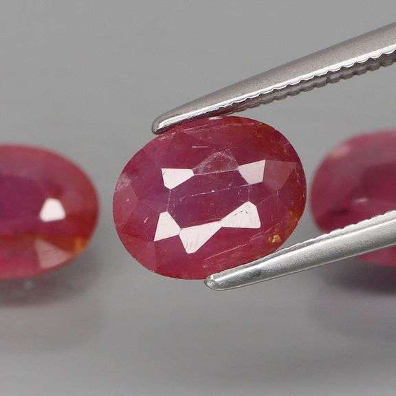 Don't miss this heavy 5.62ct set of REAL untreated Winza Rubies!