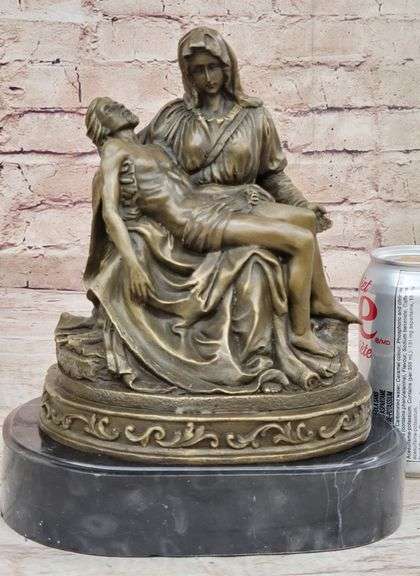 La Pieta Statue of The Virgin Mary Bronze Sculpture