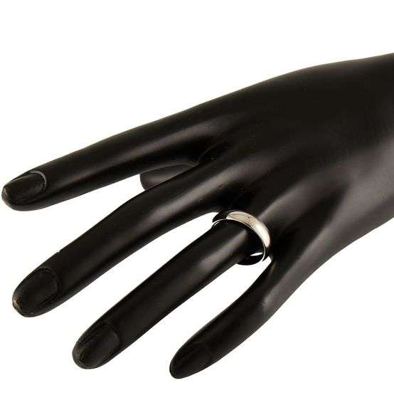 Benchmark Polished 5.0MM Classic Wedding Band Ring in Platinum